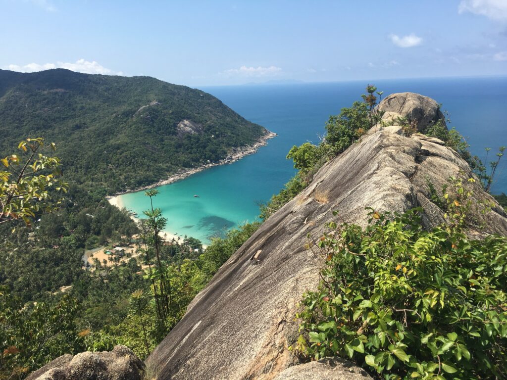 Blick auf die Bucht Bottle Beach auf Koh Phangan im Golf von Thailand