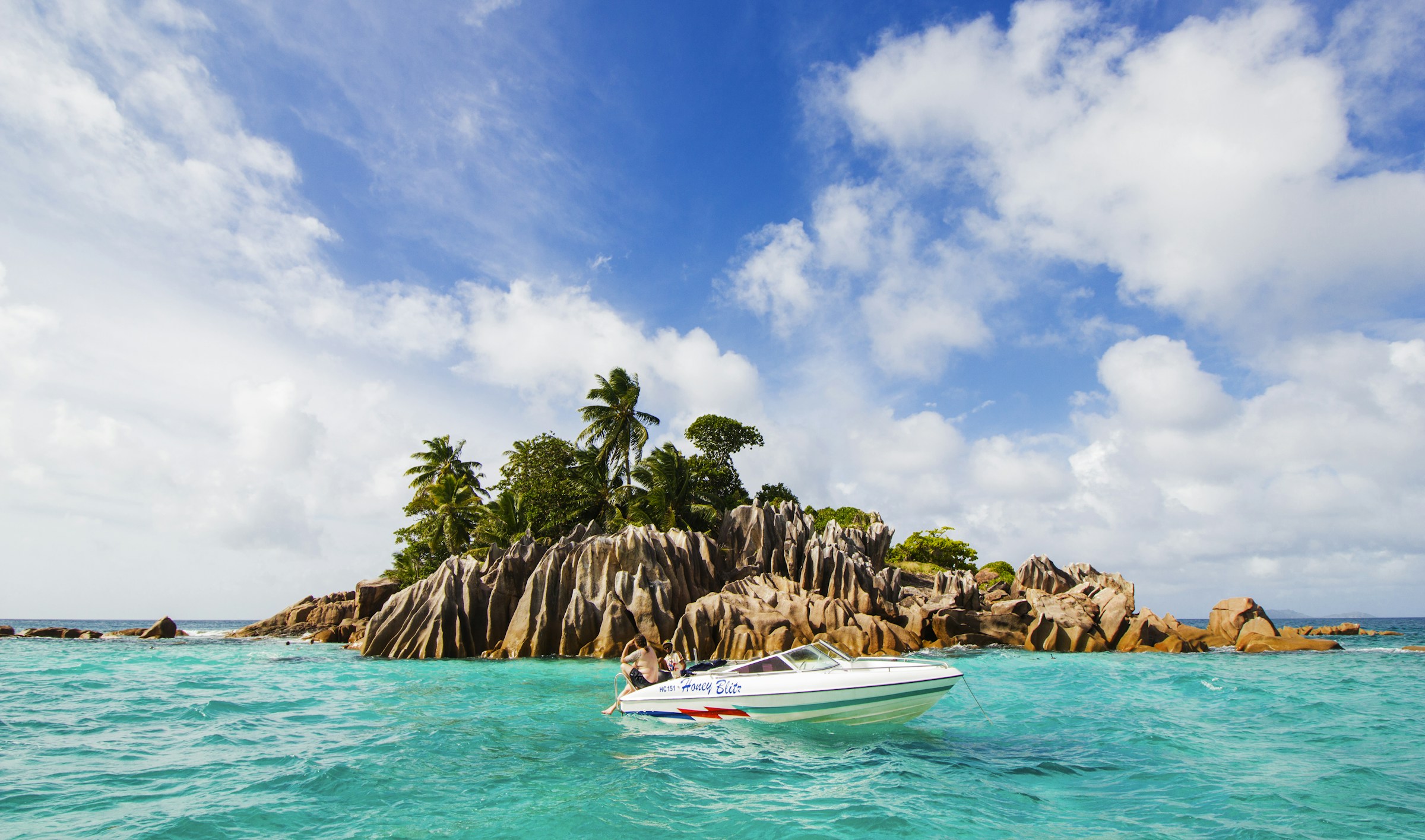 Beste Reisezeit Seychellen: Regen, Wind und Meer im Jahreslauf