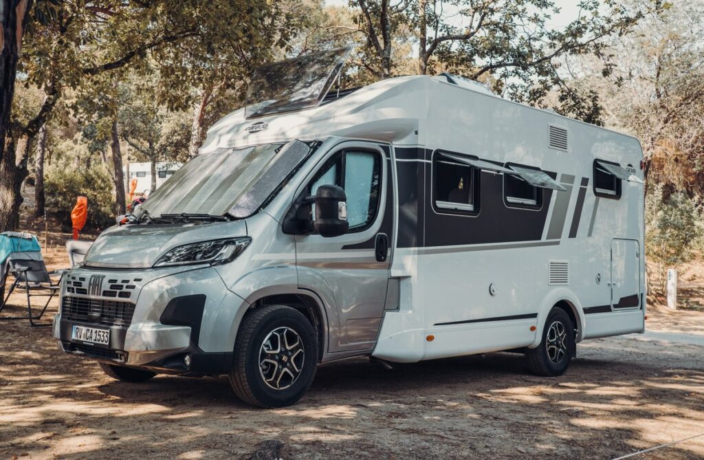 Der Carado T328 Pro+ bietet Platz für zwei bis maximal fünf Personen. Der Carado T328 Pro+ bietet Platz für zwei bis maximal fünf Personen.